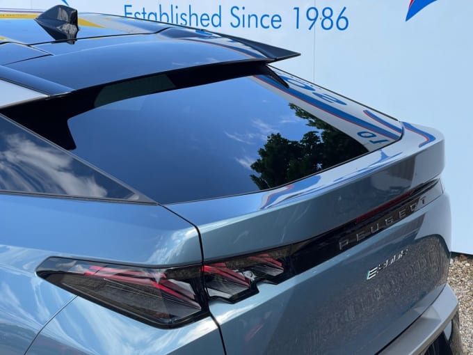 2025 Peugeot E-3008