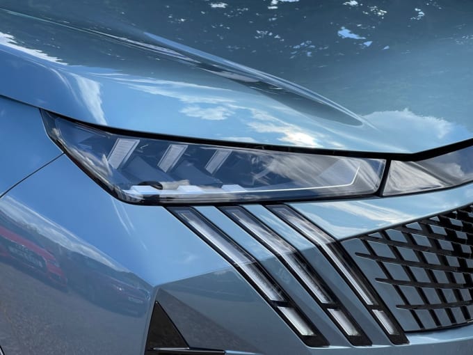 2025 Peugeot E-3008