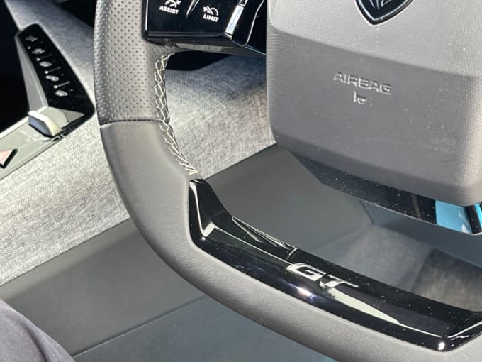 2025 Peugeot E-3008