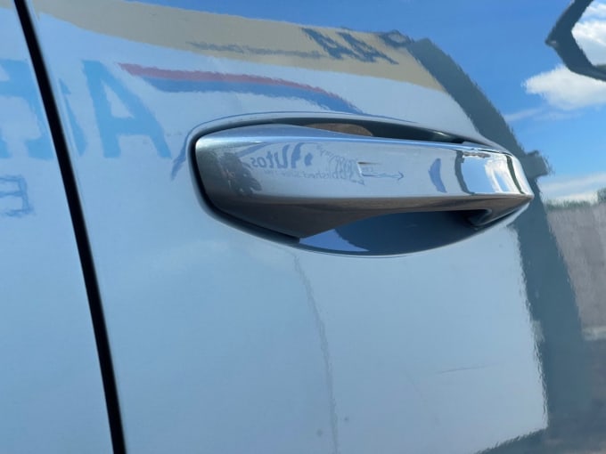 2025 Peugeot E-3008