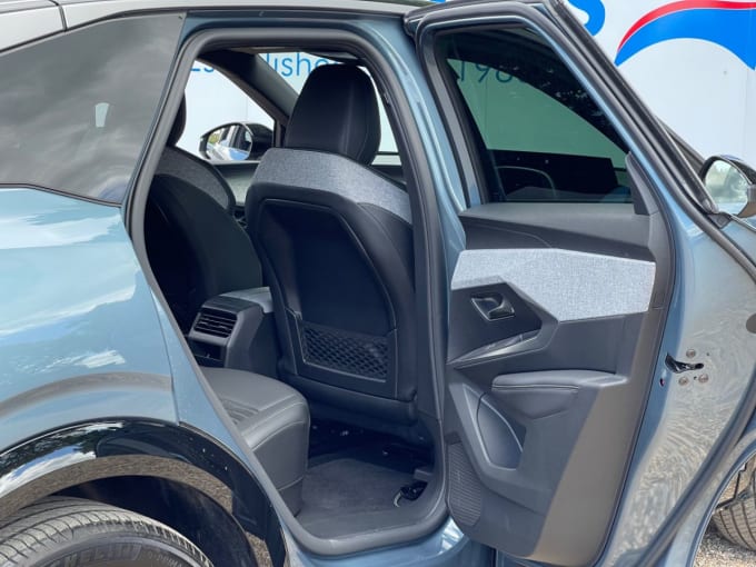 2025 Peugeot E-3008