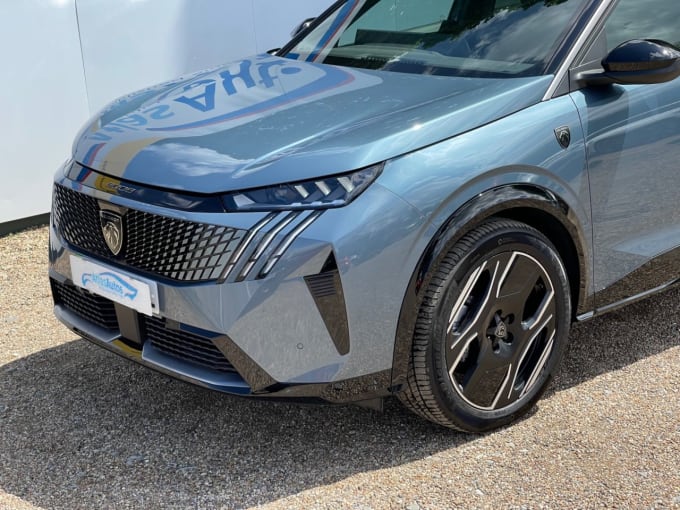 2025 Peugeot E-3008