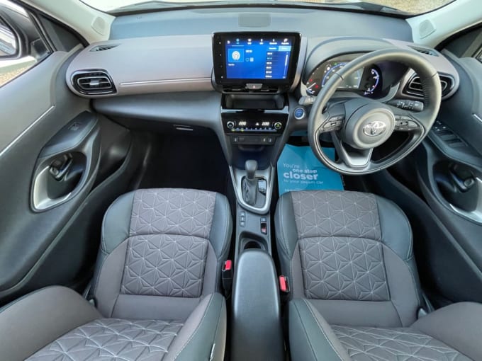 2025 Toyota Yaris Cross