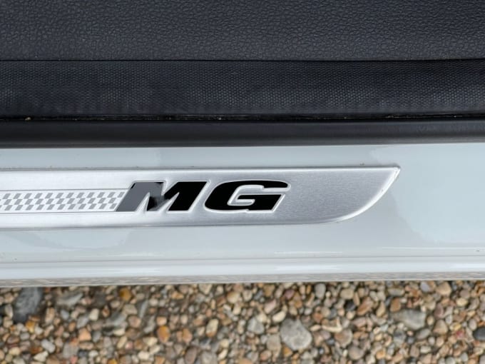 2025 Mg Mg Hs
