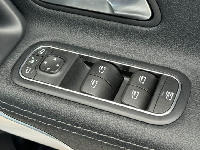 2025 Mercedes-benz Cla