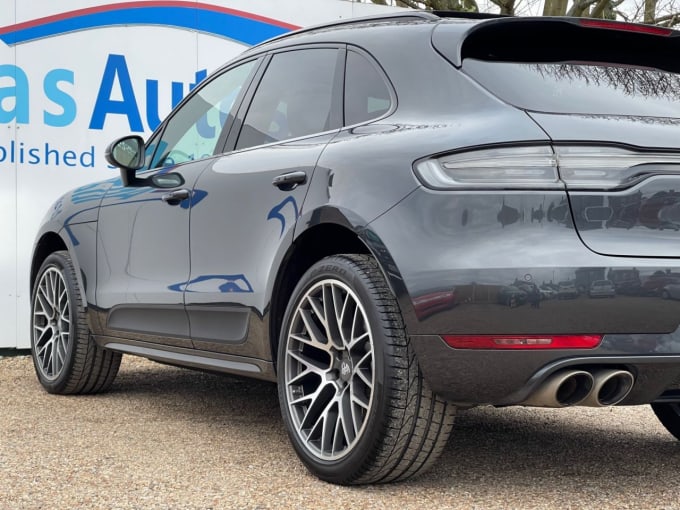 2025 Porsche Macan