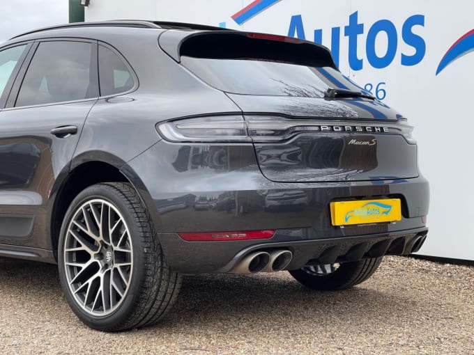 2025 Porsche Macan