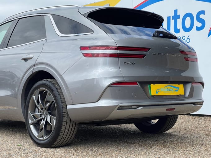2025 Genesis Gv70