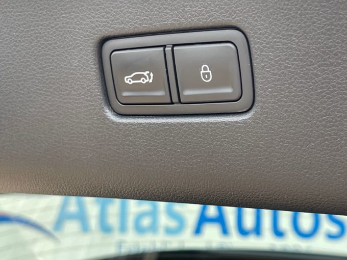 2025 Genesis Gv70