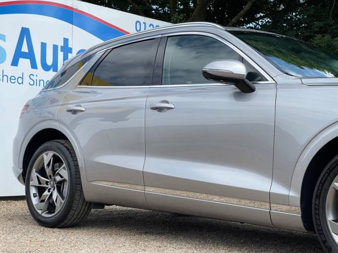 2025 Genesis Gv70