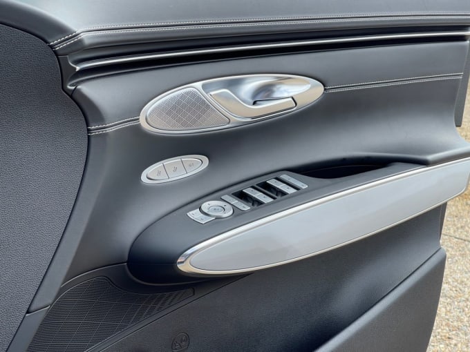 2025 Genesis Gv70