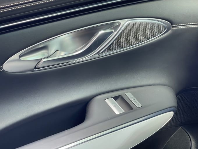 2025 Genesis Gv70