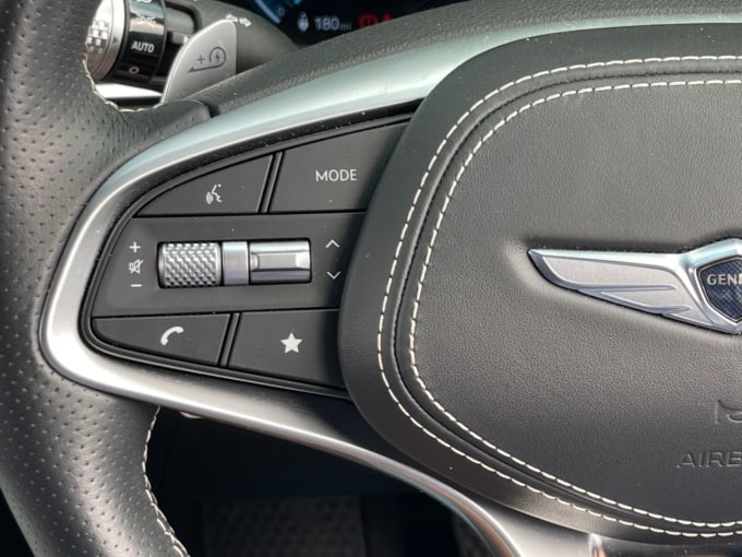 2025 Genesis Gv70