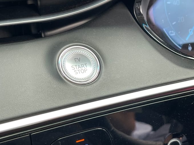 2025 Genesis Gv70