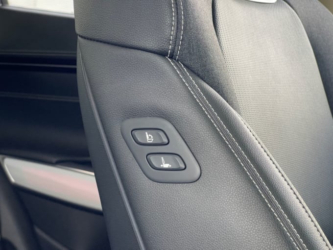 2025 Genesis Gv70