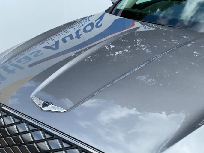 2025 Genesis Gv70