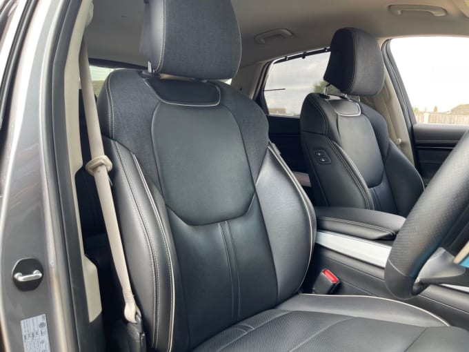 2025 Genesis Gv70