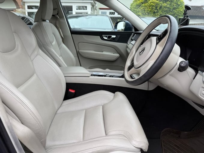 2025 Volvo Xc60