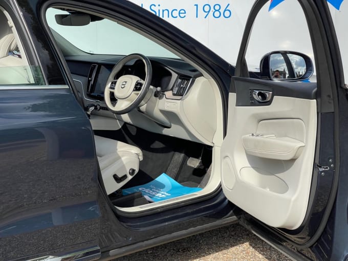 2025 Volvo Xc60