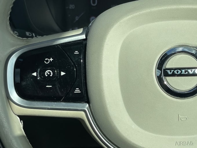 2025 Volvo Xc60