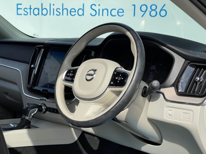 2025 Volvo Xc60