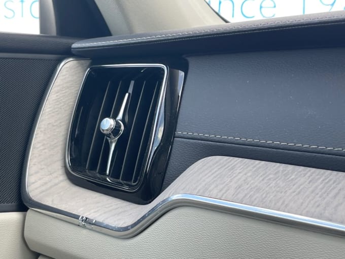2025 Volvo Xc60