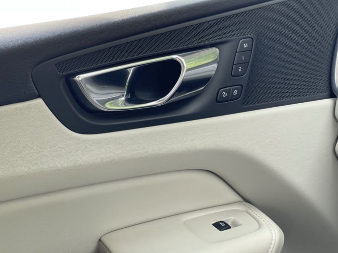 2025 Volvo Xc60