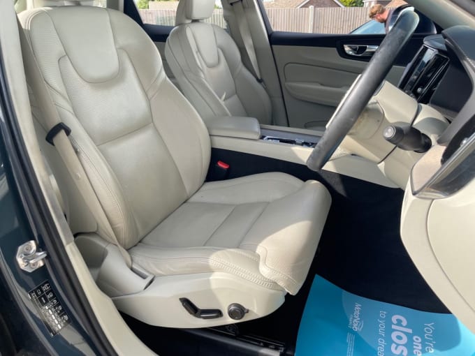 2025 Volvo Xc60