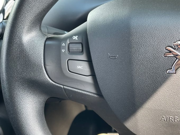 2025 Peugeot 208