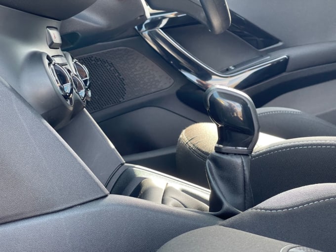 2025 Peugeot 208
