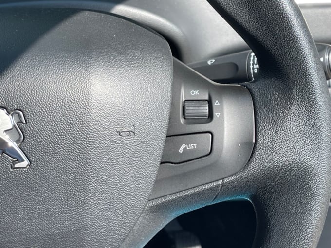 2025 Peugeot 208