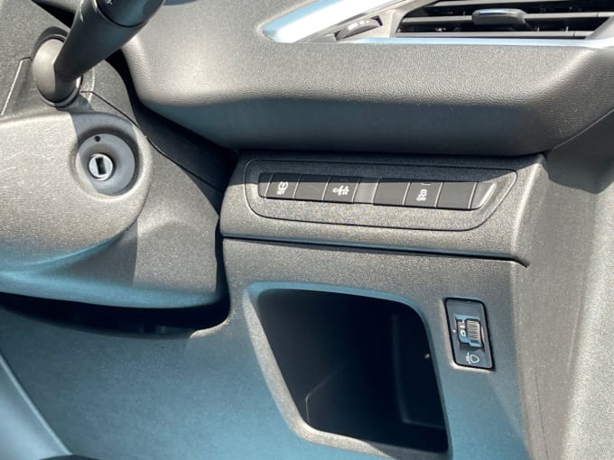 2025 Peugeot 208