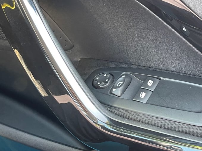 2025 Peugeot 208