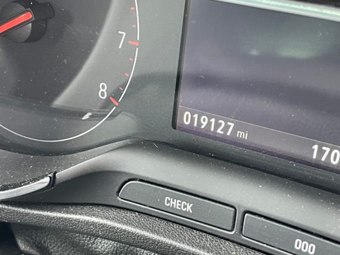 2025 Vauxhall Crossland X