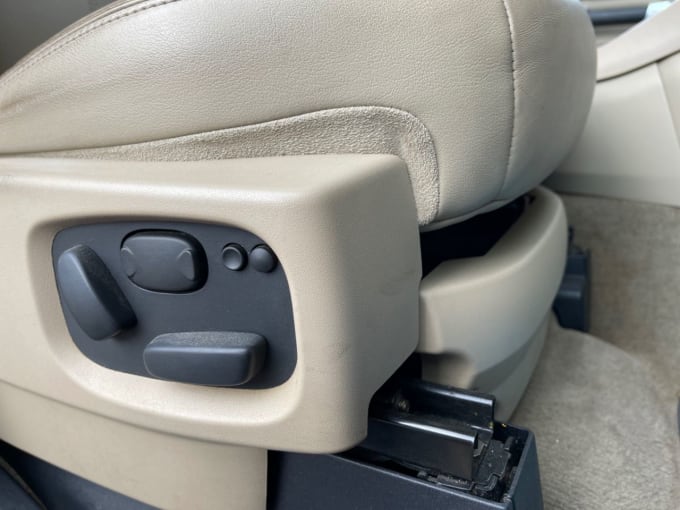2025 Land Rover Discovery 4