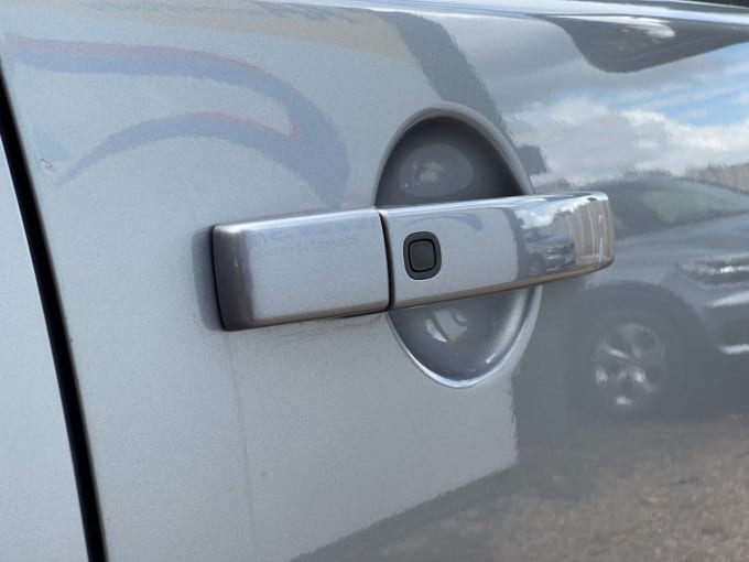 2025 Land Rover Discovery 4
