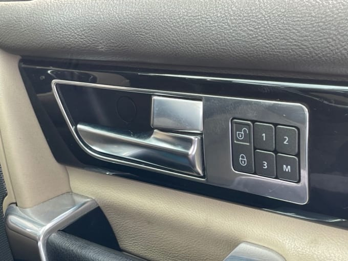 2025 Land Rover Discovery 4