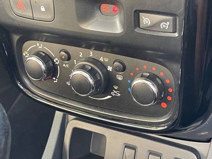 2025 Dacia Duster