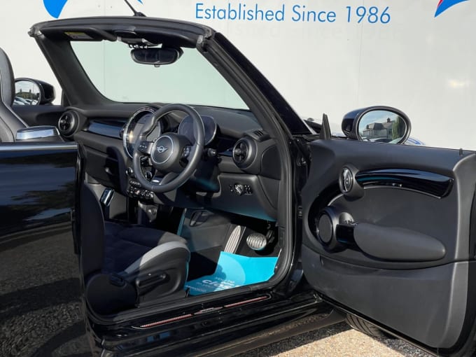 2025 Mini Convertible