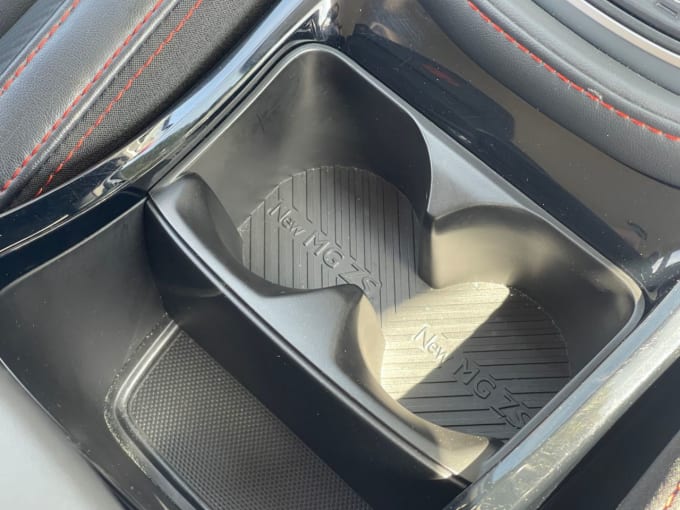 2025 Mg Mg Zs