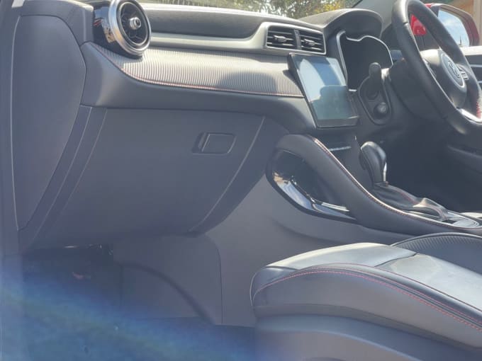 2025 Mg Mg Zs