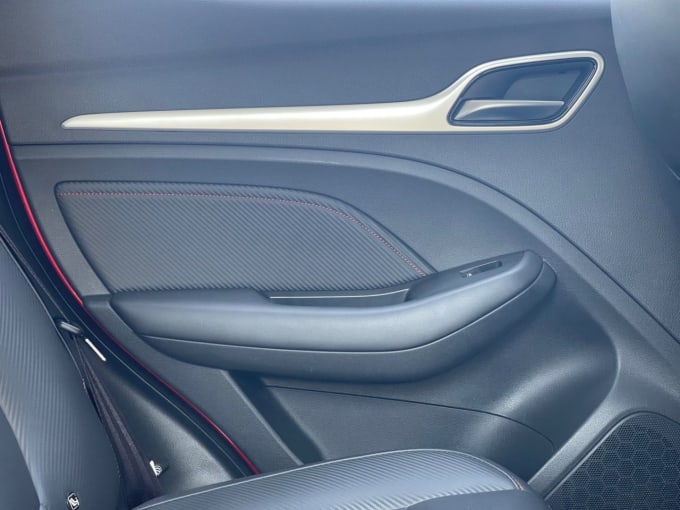 2025 Mg Mg Zs