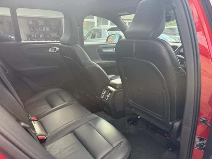 2025 Volvo Xc40