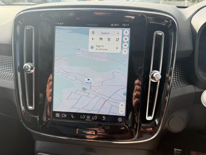 2025 Volvo Xc40