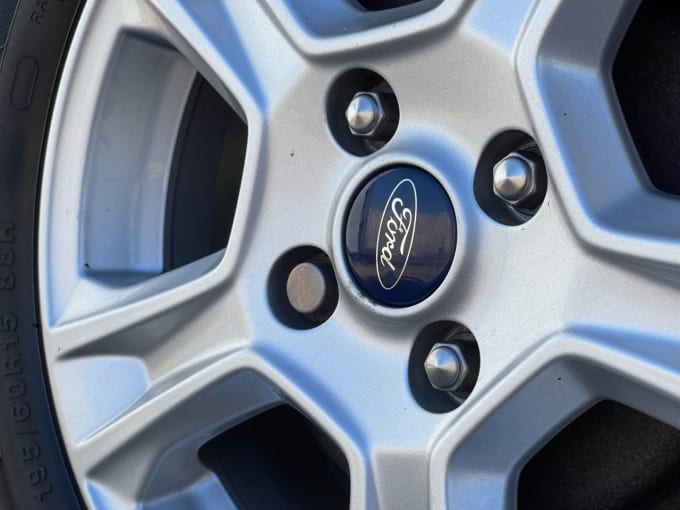 2025 Ford Transit Courier