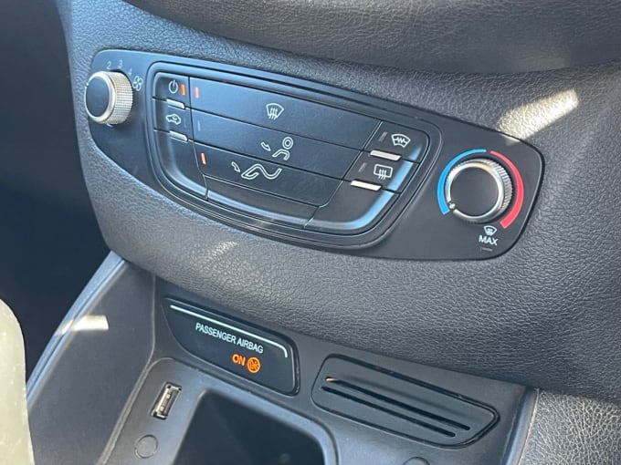 2025 Ford Transit Courier