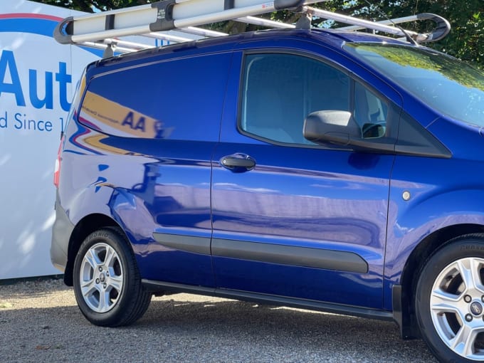 2025 Ford Transit Courier