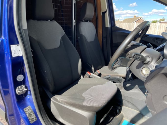 2025 Ford Transit Courier