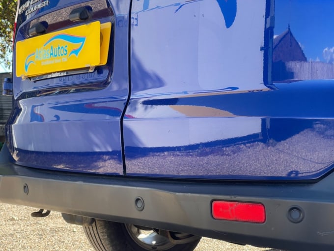 2025 Ford Transit Courier