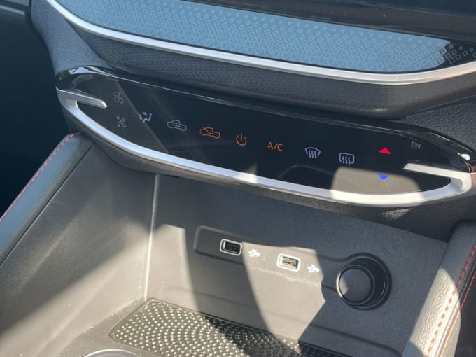 2025 Maxus T90ev